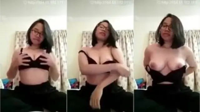 Bokep Kacamata Semok Colmek